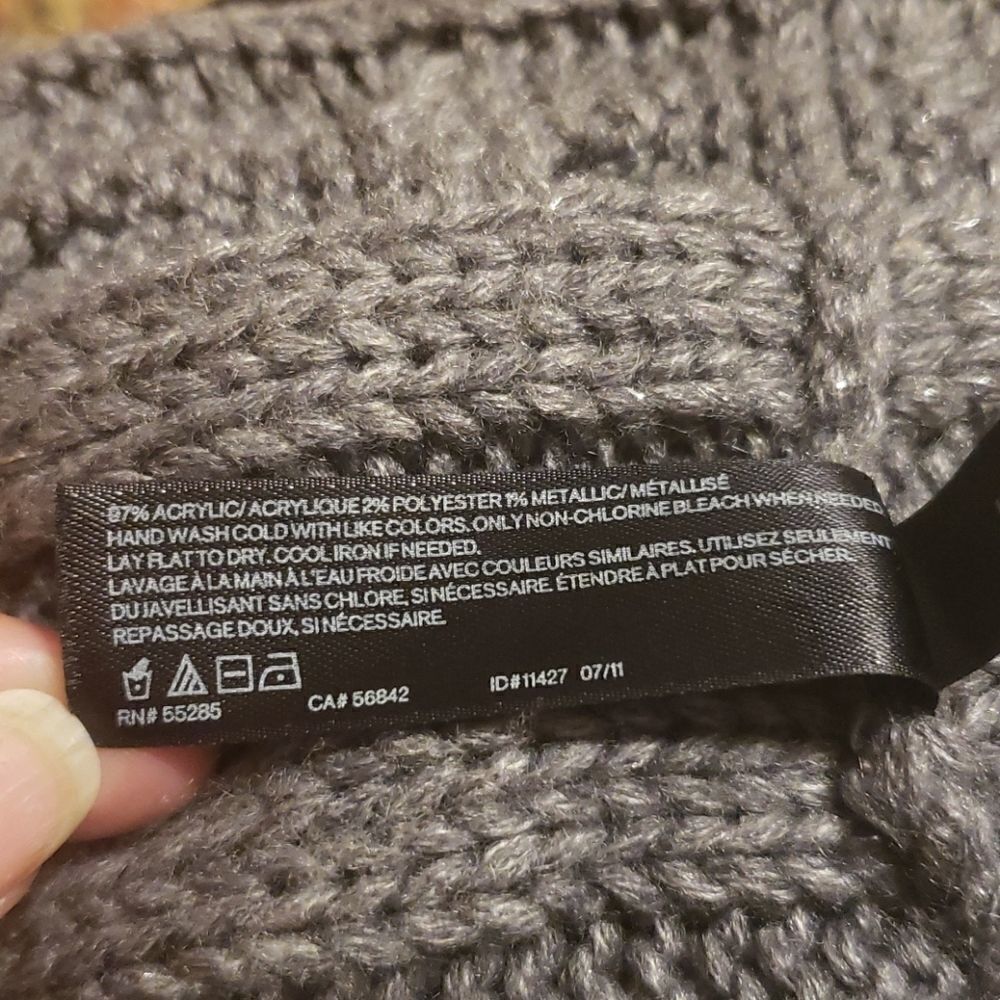 EXPRESS Infinity Scarf  - Picture 5 of 5